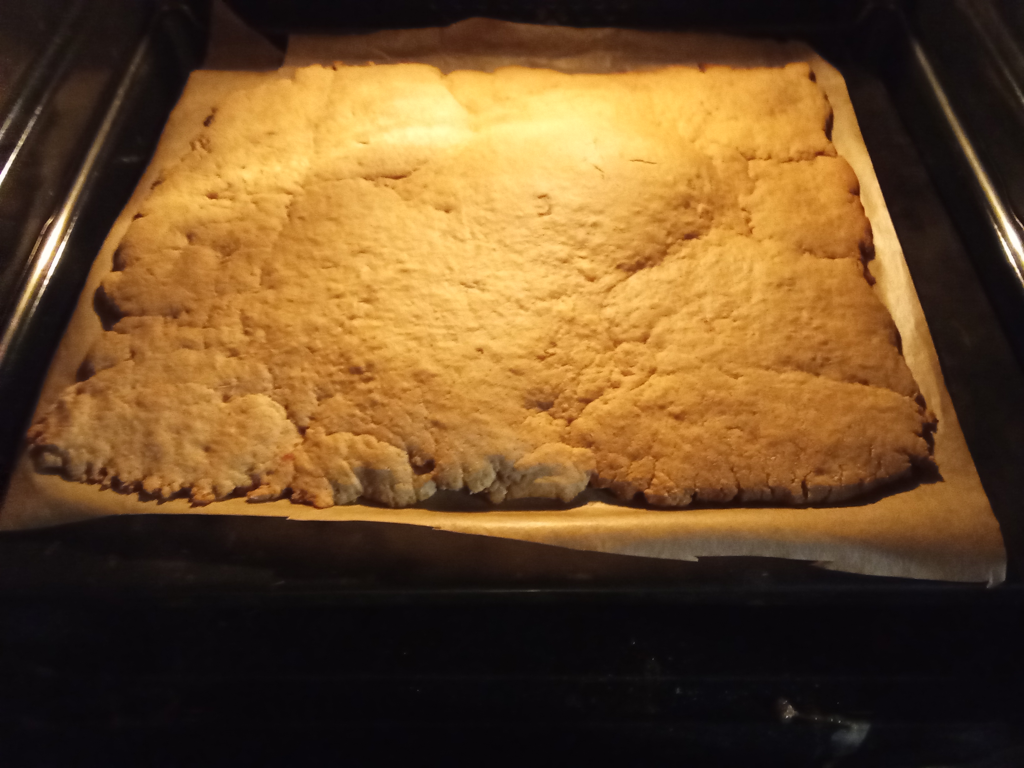 Lekerlis inside the oven